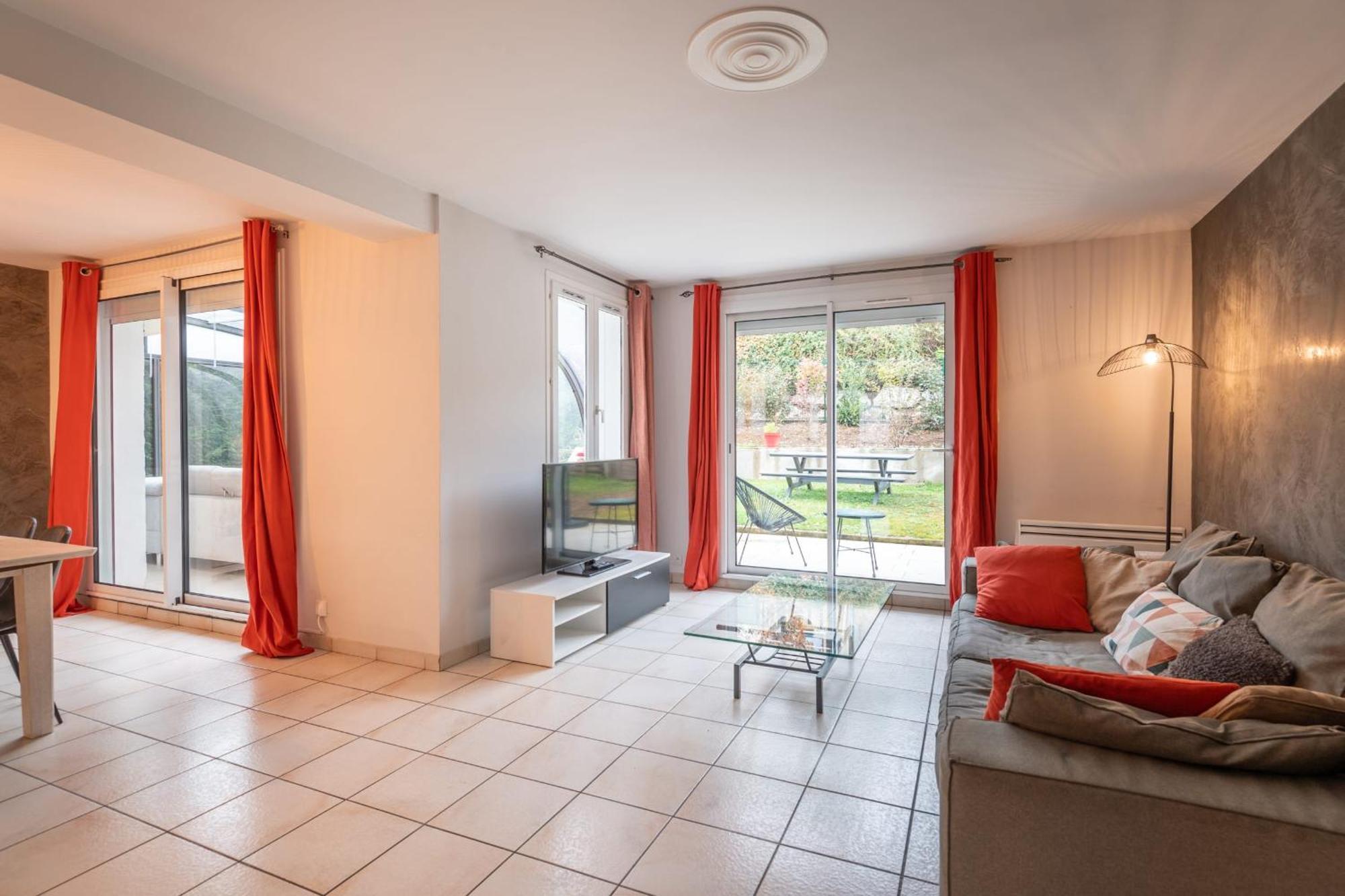 アヌシー Alpiloc - Town House With Garden And Winter Loungeヴィラ エクステリア 写真